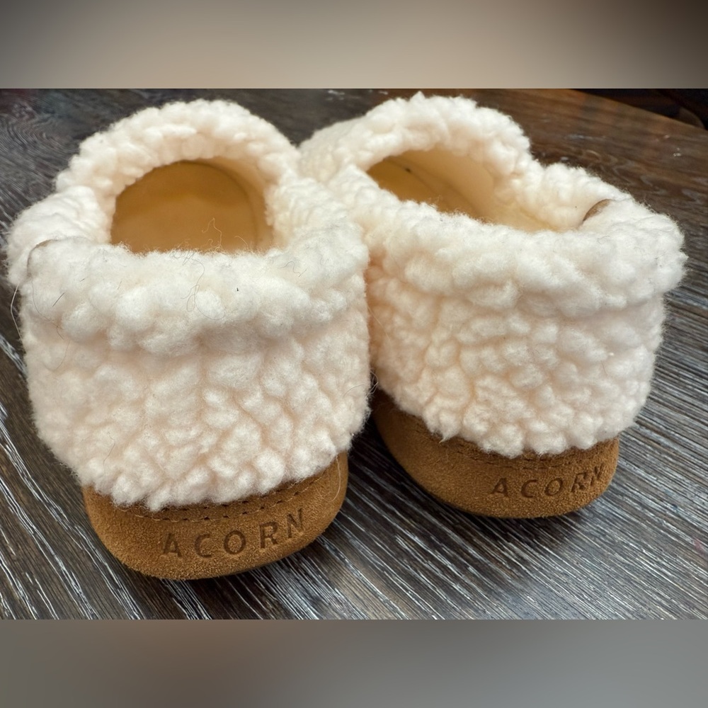 ACORN popcorn slipper NWOT 6.5 - 7.5 women's